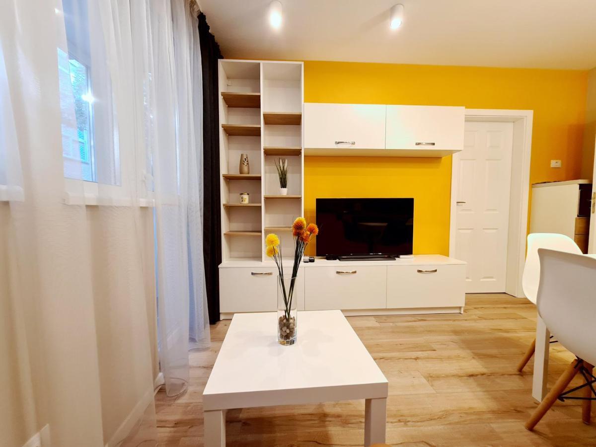 Brand New Luxury Flat In The City Center Варна Екстериор снимка