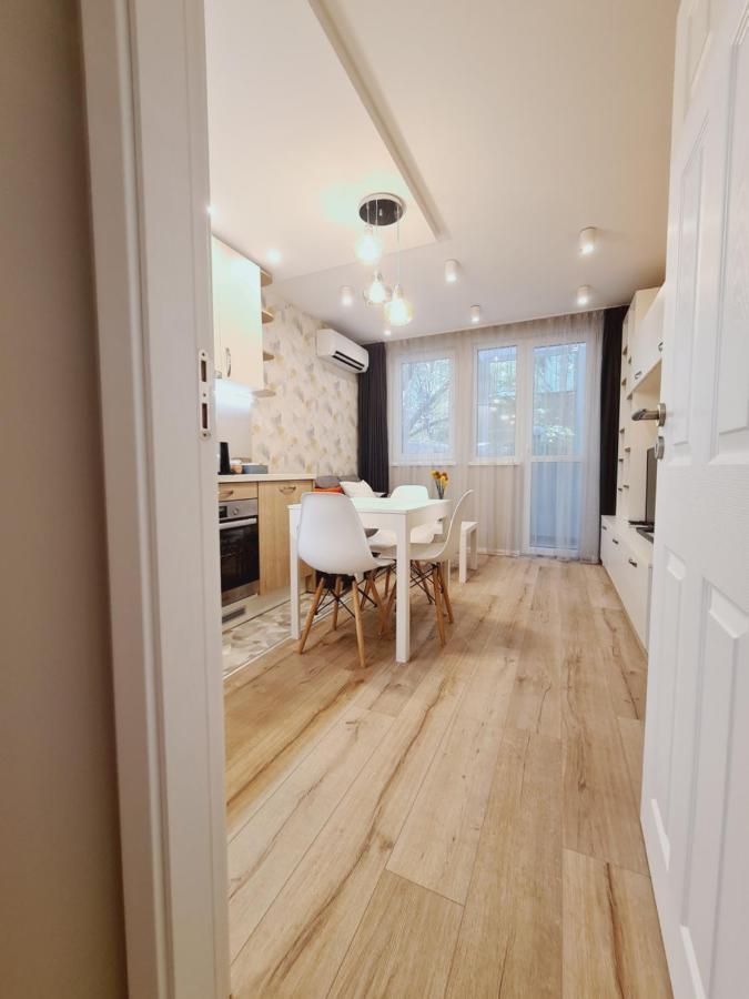 Brand New Luxury Flat In The City Center Варна Екстериор снимка